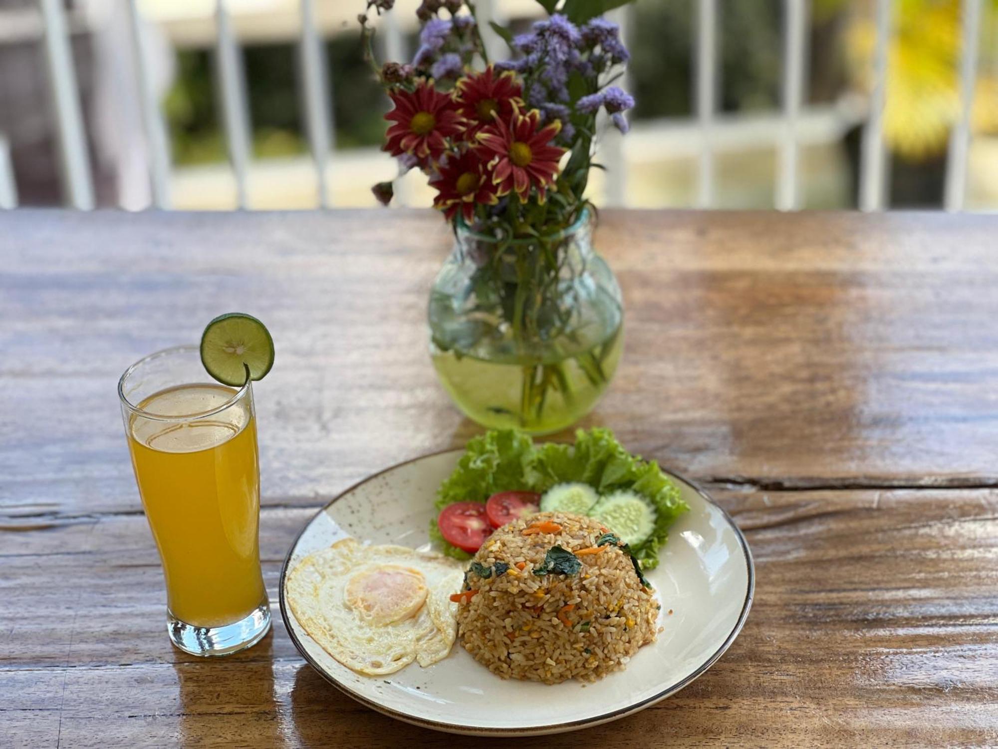 Hanaka Riverside Ubud Buitenkant foto