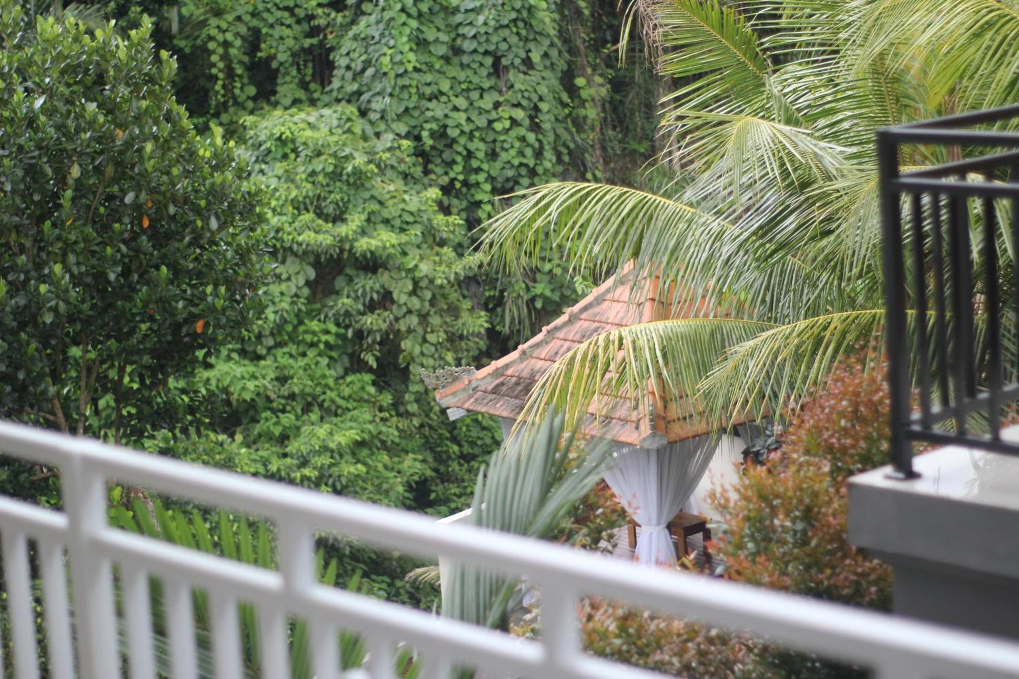 Hanaka Riverside Ubud Buitenkant foto